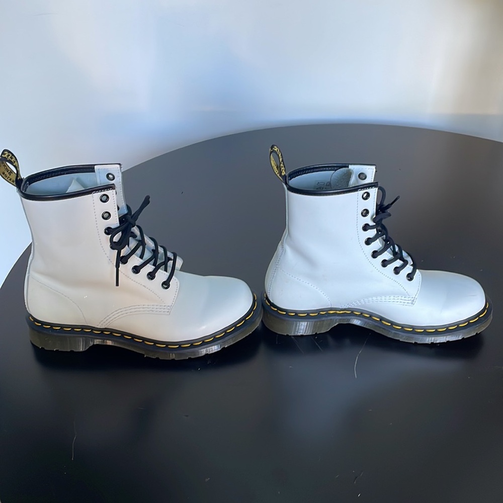 Dr Martens smooth leather lace up white boots Size US 8 EU 39 - Picture 3 of 9